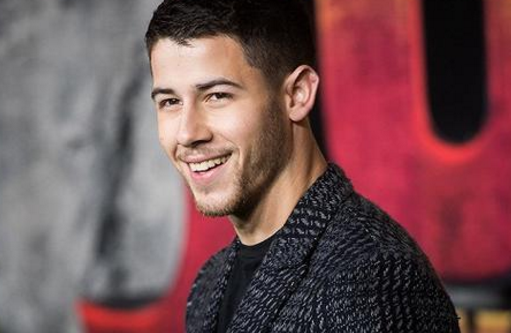 Nick JonasӭȢժá2018ʱʿ nickjonas18ɻ